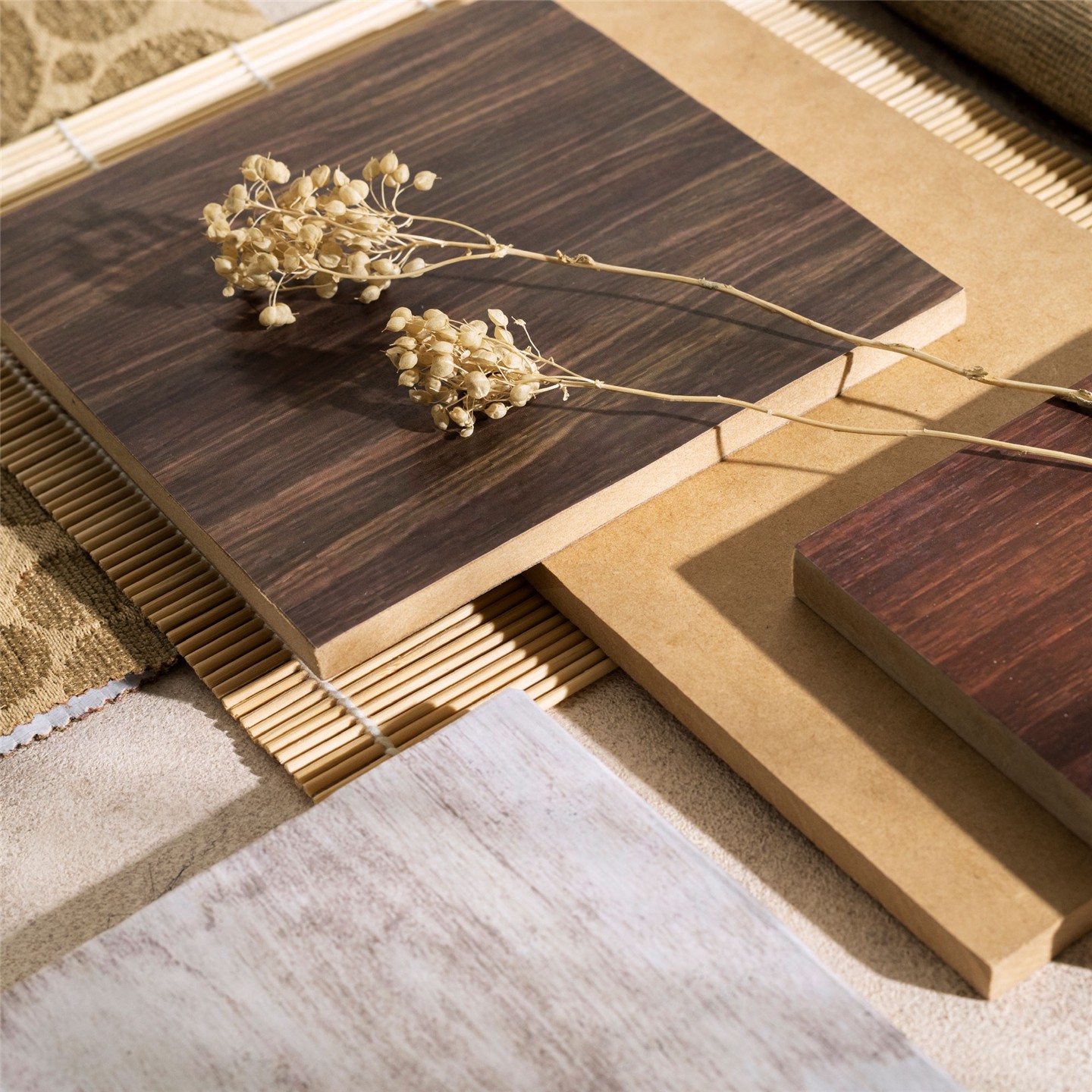 How to Choose the Right Materials for Wood Decoration